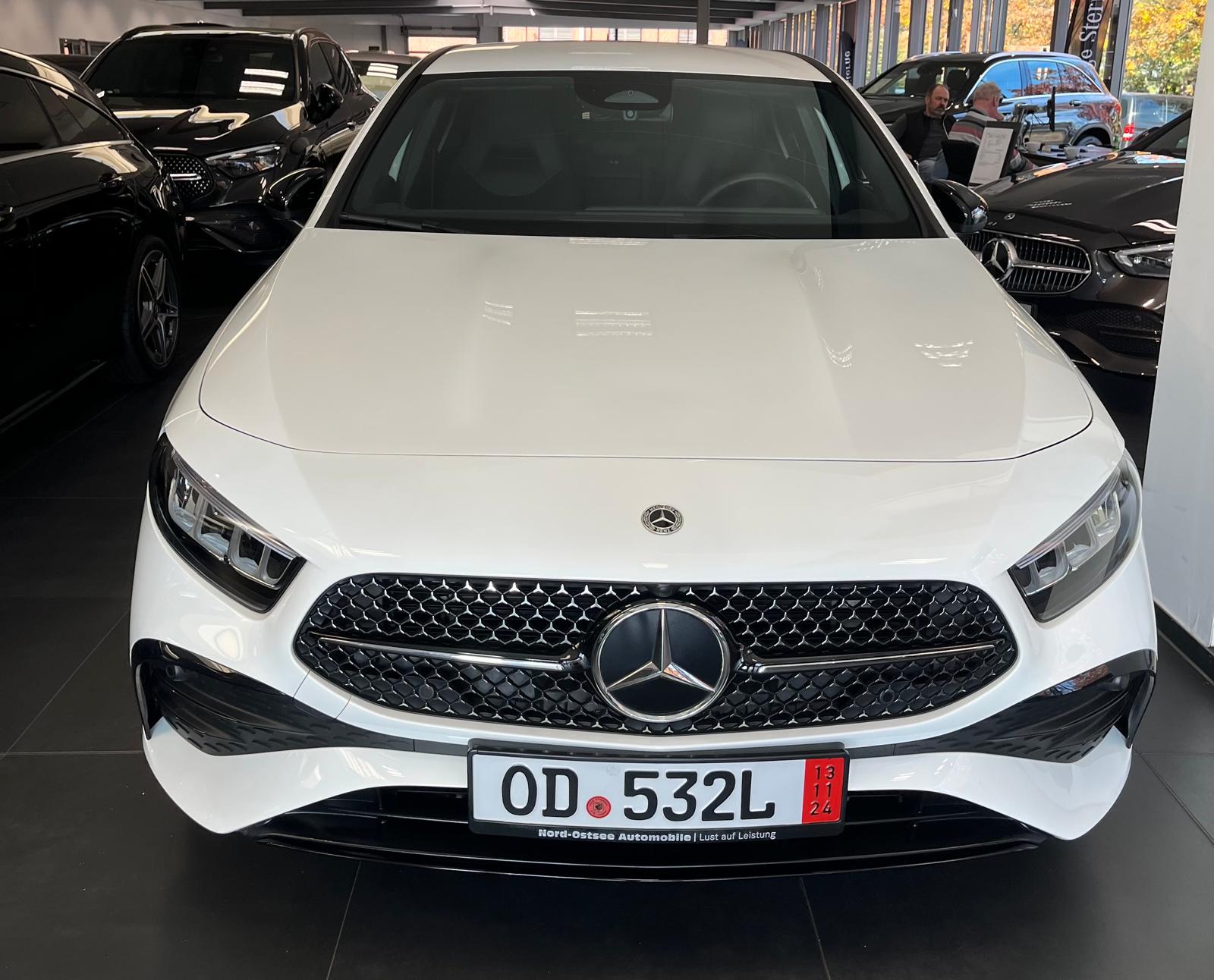 Mercedes A180 AMG Line bianca del 2023