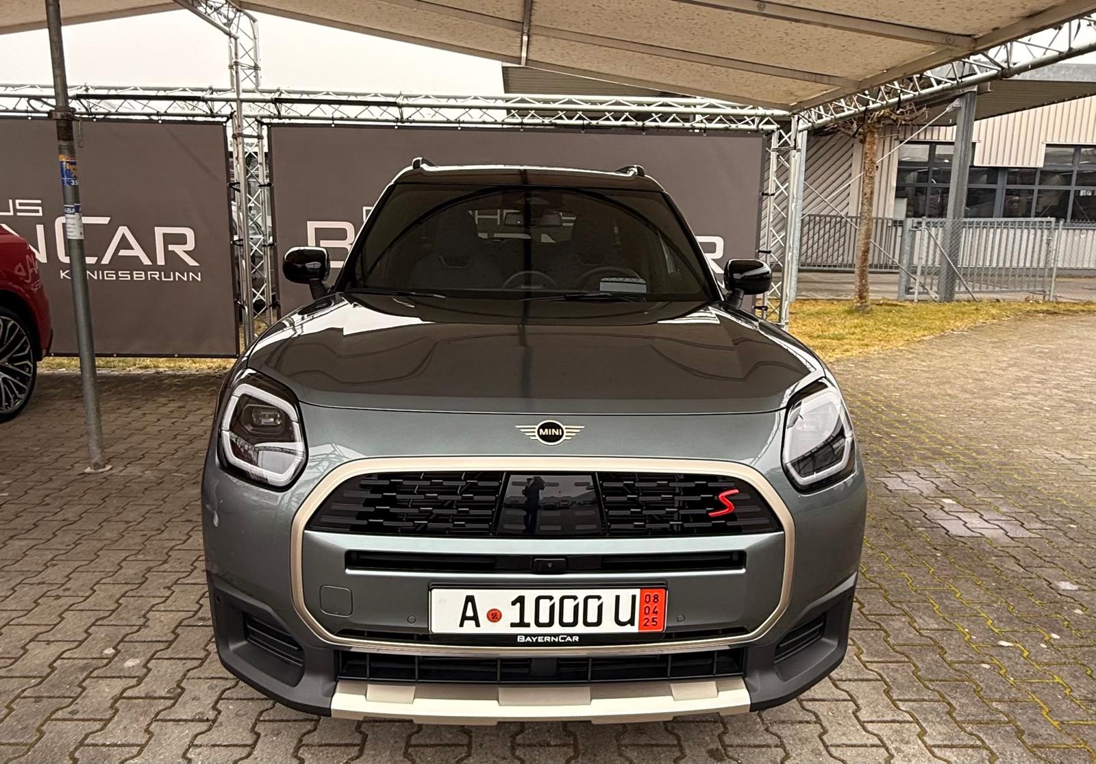 Mini Countryman Cooper S grigia del 2024